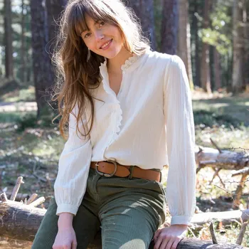 Dámská halenka Jednobarevná halenka z mušelínu slonová kost 46