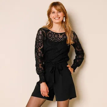 Krajková halenka s dlouhými rukávy černá 52