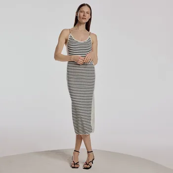 Dámské šaty Reserved - Šaty z viskózy na ramínka - vícebarevná - 979FB-MLC - 979FB-MLC-L