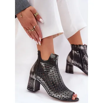 Dámské kozačky Kožené prolamované boty Maciejka 05420-10 Barva: Černá, Velikost: 40