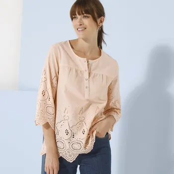 Dámská halenka Madeirová halenka s kulatým výstřihem na knoflíčky a 3/4 rukávy růžová pudrová 40