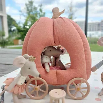 plyšák MAILEG Dýňový kočár pro myšky S24