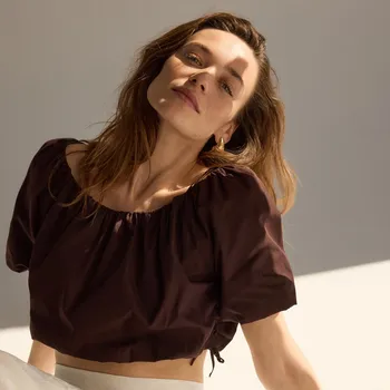 Dámské tričko Reserved - Zkrácená nabíraná halenka - hnědá - 579FB-88X - 579FB-88X-XXL