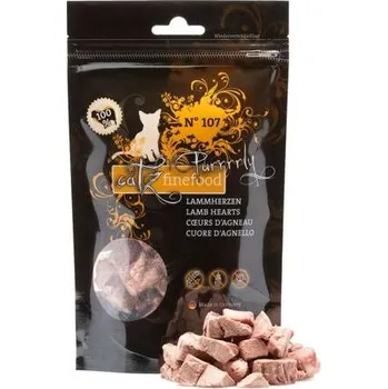Pamlsek pro kočku Catz finefood Purrrrly N° 107 – mrazem sušená jehněčí srdíčka 35 g