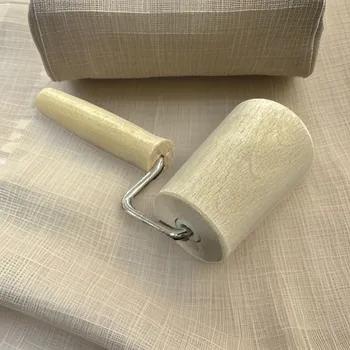 Dřevěný masážní ruční hladký váleček - malý, 17 x 7 x 5 cm