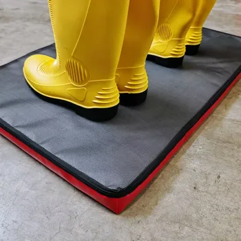 Rohožka Dekontaminační dezinfekční rohož na boty, obuv, podrážky FLOMA SD70 - délka 60 cm, šířka 90 cm, výška 5 cm (Rohož je tvořena nepropustnou a odolnou textilií, ve které je vložen molitan)