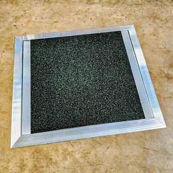 Rohožka Nerezová dekontaminační dezinfekční rohož (vana) na boty, obuv, podrážky a pro přejezd vozíků FLOMA SD-90 - délka 93 cm, šířka 83 cm, výška 2 cm (Robustní konstrukce zajišťuje dlouhou životnost)