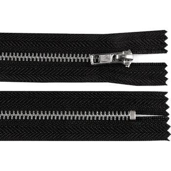 Zip Kovový zip No 3 délka 18 cm kalhotový se stříbrnými zoubky Varianta: 322 černá, Balení: 1 ks