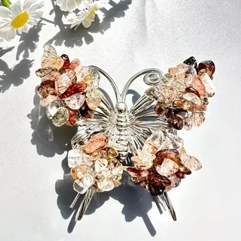 Přírodní kámen Křišťál s inkluzemi – motýl k dekoraci, přírodní kámen 8 × 7 cm