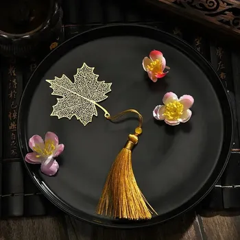 Doplněk ke knize Stylová kovová záložka do knih s listovým motivem | retro záložka, dárkový doplněk - Styl 8