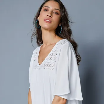 Dámské tričko Dlouhá tunika s macramé a výstřihem do V bílá 46