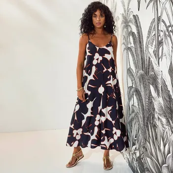 Dámské šaty Dlouhé šaty s XXL potiskem květů černá/bílá 38