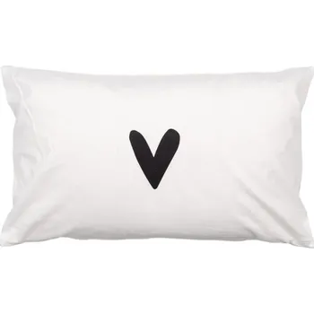 Dekorativní polštářek Bílý obdélníkový povlak na polštář se srdíčky Happy and Smile – 30x50 cm