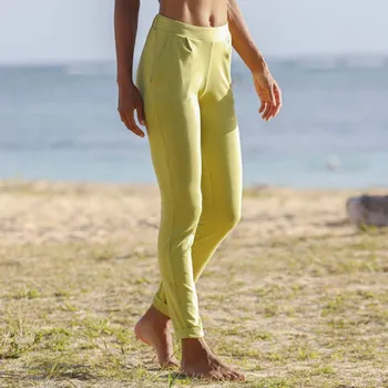 Úzké jednobarevné kalhoty ze vzdušného úpletu mechová 52