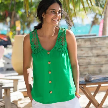 Dámské tričko Jednobarevný top s macramé a ozdobnými knoflíky zelená 46/48