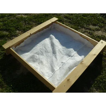 Hra na zahradu Podložka pod písek - pískoviště 1,8 x 1,8 m (proti prorůstaní trávy)
