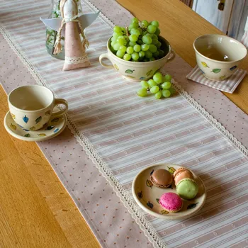 ubrus Běhoun z rezavého kanafasu pruhy a puntíky s krajkou Běhouny sešívané: 43x200cm