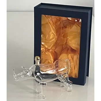 Skleněná ručně foukaná láhev nosorožec, 350 ml
