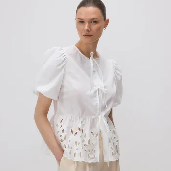 Dámské tričko Reserved - Zavazovací halenka s peplumom - bílá - 851EV-00X - 851EV-00X-L