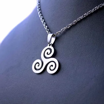 Přívěsek Ocelový přívěsek - Triskelion 01 + Řetízek Twist 2 mm.