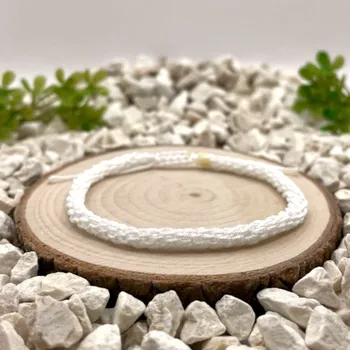 Náramek Certom Jednobarevný bílý náramek přátelství – ručně pletený 0254