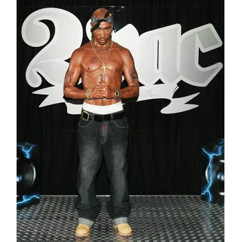 Plakát Plakát, Obraz - Tupac Shakur model unveiled at Tussauds