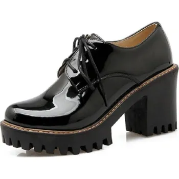 Dámská obuv Dámské lesklé boty na podpatku černá 43