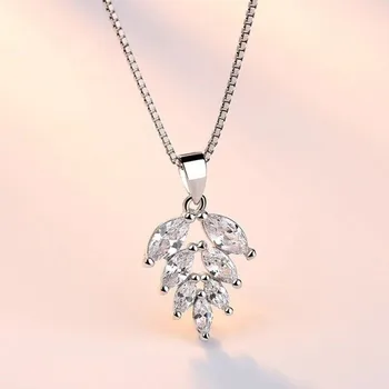 Náhrdelník Dámský náhrdelník s přívěskem D585