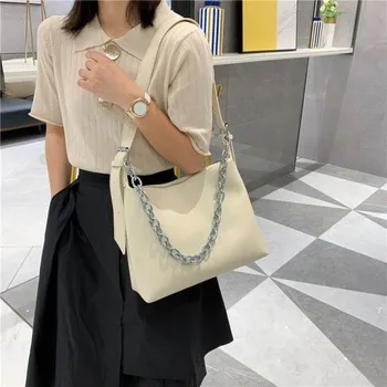 Kabelka Dámská kožená kabelka M1820 krémová