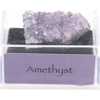 Box se surovými minerály 2