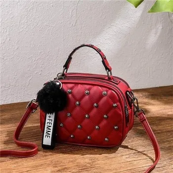 Kabelka Dámská kožená crossbody kabelka M821 červená