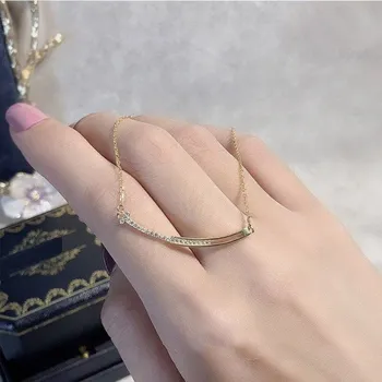 Náhrdelník Dámský náhrdelník s přívěskem D450 zlatá