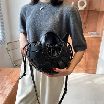 Kabelka Dámská kožená kabelka M1488 černá