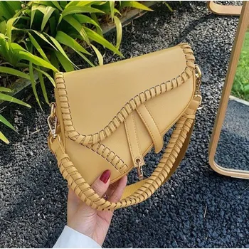 Kabelka Dámská kožená kabelka M1306 tmavě žlutá