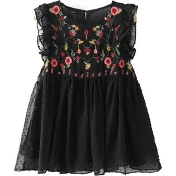 Dámská halenka Dámská černá halenka s květinami S