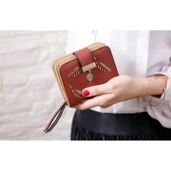 Peněženka Dámská praktická peněženka s listy J795 kávová