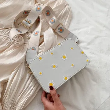 Kabelka Dámská crossbody kabelka sedmikrásky bílá