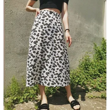 Dámská sukně Dámská dlouhá sukně s květinami bílá S