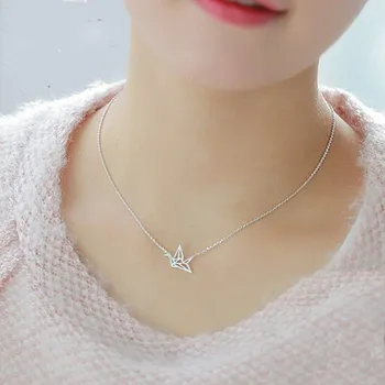 Náhrdelník Dámský náhrdelník s ptáčkem