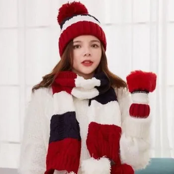 Šála Dámská zimní čepice se šálou a rukavicemi vínová