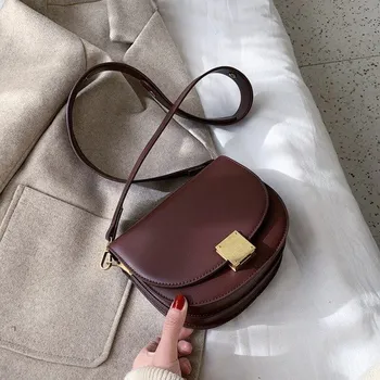 Kabelka Dámská crossbody kabelka M996 tmavě hnědá S