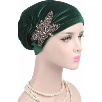 Pokrývka hlavy Dámská čepice s korálky tmavě zelená
