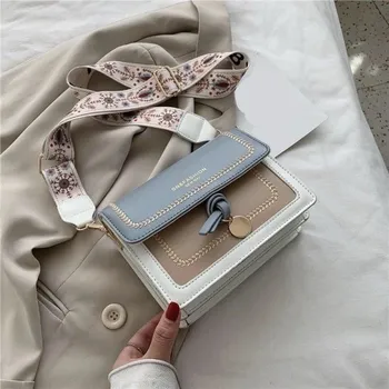 Kabelka Dámská crossbody kabelka M757 světle modrá