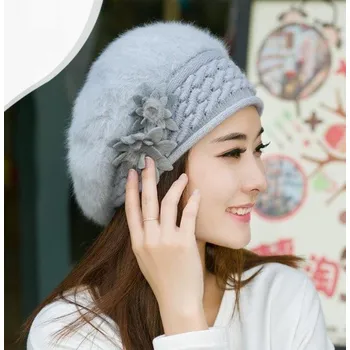 Pokrývka hlavy Dámský zimní baret s květinami J852 šedá