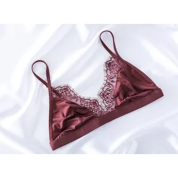 Podprsenka Dámská jemná podprsenka s krajkou vínová L