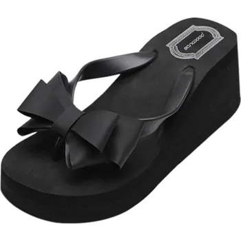 Dámské žabky Černé dámské žabky na platformě 37