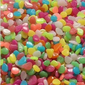 Dekorace do akvária Dekorativní svítící kameny do terárií a akvárií 20 ks