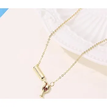 Náhrdelník Dámský náhrdelník s přívěskem láhev a sklenice zlatá