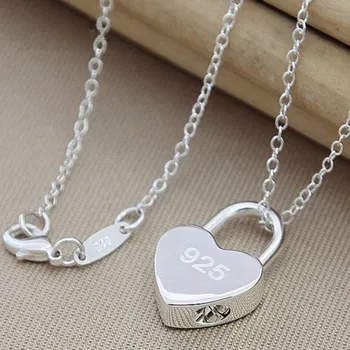 Náhrdelník Dámský náhrdelník se zámkem ve tvaru srdce