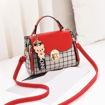 Kabelka Dámská kožená crossbody kabelka M796 červená